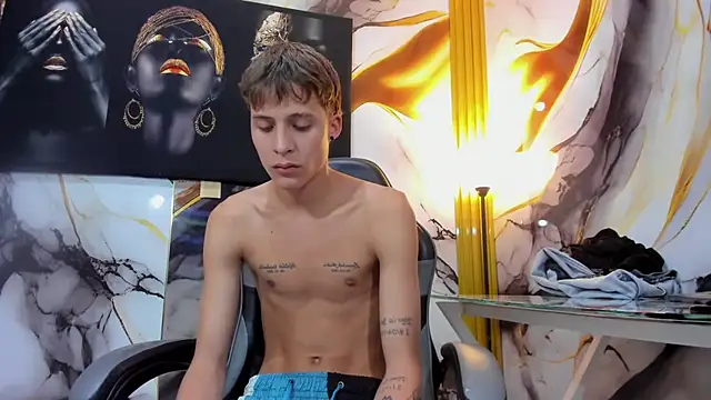 mono_blonde (M twink) - Masturbate with my and show dick