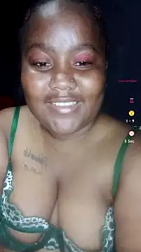 ChubbyMidgetxxx19 webcam