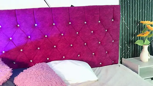 LiliMilk_21 webcam