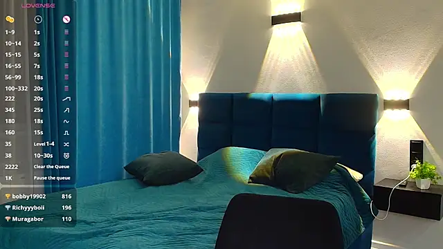 Mad1en live cam on StripChat