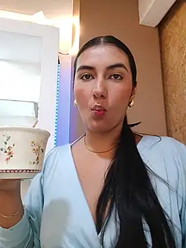 ViolettaWalton1 live cam on StripChat