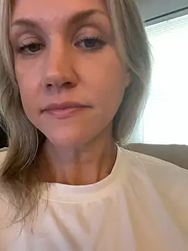 Kay_Cakes live cam on StripChat