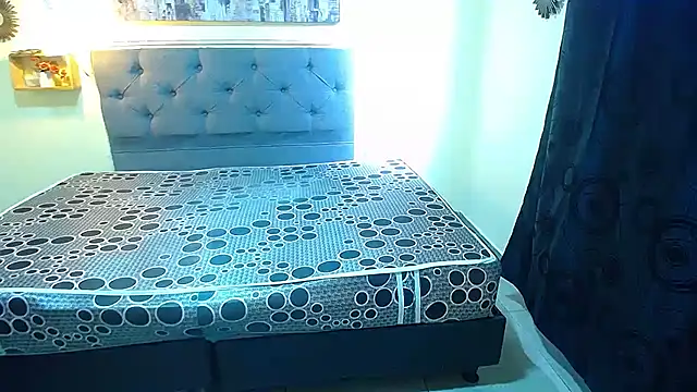 sasi_luna live cam on StripChat