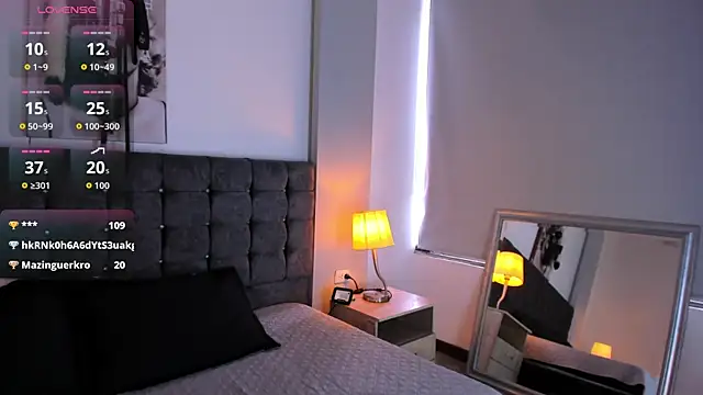 Mia_COllins07_ webcam