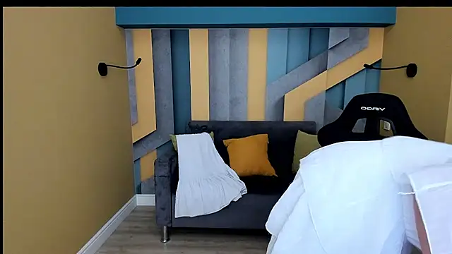 EllaLong live cam on StripChat
