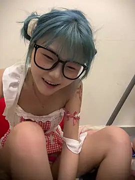 Rocket-Girl live cam on StripChat