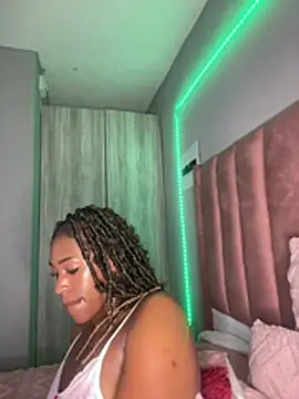 SP1CY_MOMMY live cam on StripChat