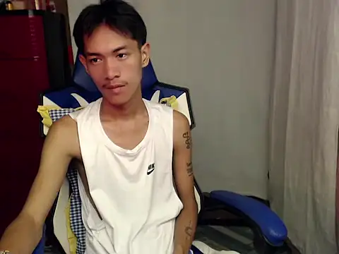 riks_tyler (Ask my age) - reach my goals to get me naked and cum