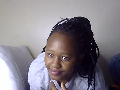 Petite_Ebony10 live cam on StripChat