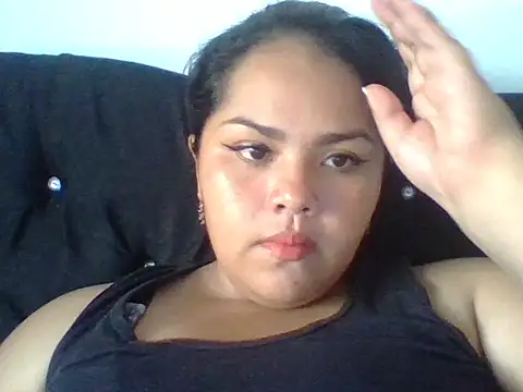 MiaBloom0 webcam