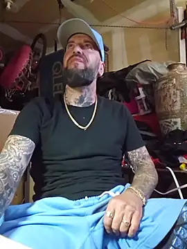 Beardedtattood's live cam
