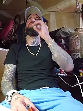 beardedtattood (Ask my age) - Cum show all over 😋 😜 😈💦💦💦