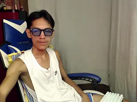 riks_tyler (Ask my age) - reach my goals to get me naked and cum