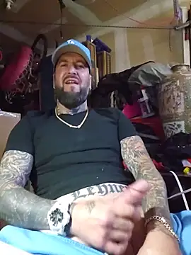 Beardedtattood's live cam