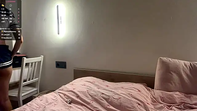 ur_neighbor_kira's live room