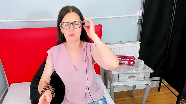 NadiaXlove live cam on StripChat
