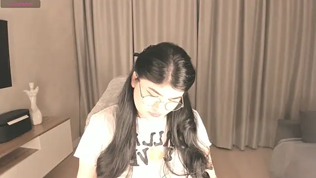mia_lui live cam on StripChat