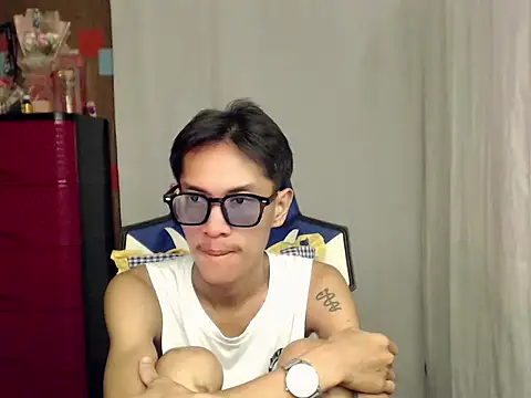 riks_tyler (Ask my age) - reach my goals to get me naked and cum