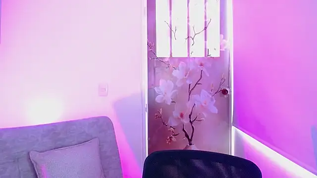 milfrousse live cam on StripChat