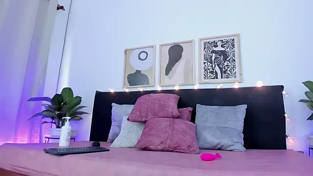 Pauline_Peach webcam