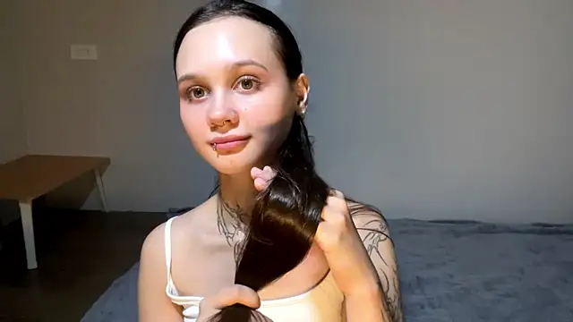 MayraLucarelli webcam