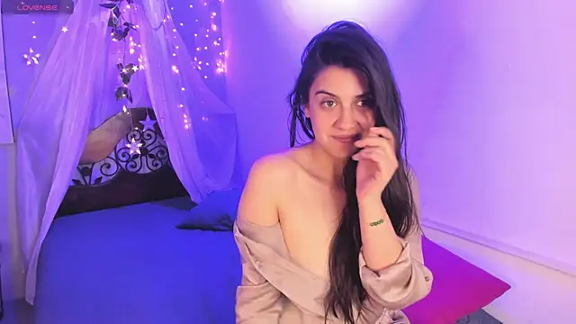 julianaaldanaa (F young) - Play Ice Cubes on boobs