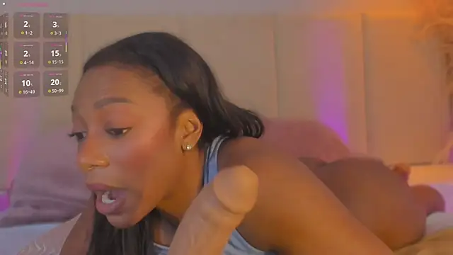 aprilebony_ webcam