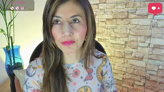_jade_white_ webcam