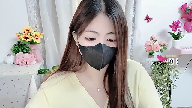 MIJ-Uwuu live cam on StripChat