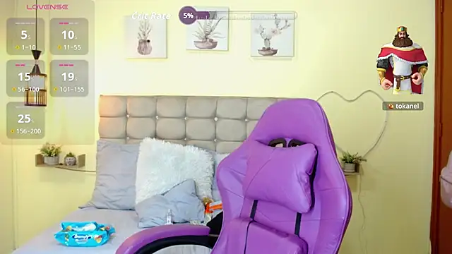 _naomi_s live cam on StripChat