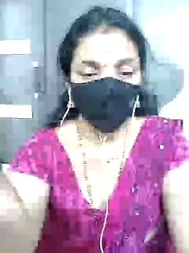 Leela_555 live cam on StripChat