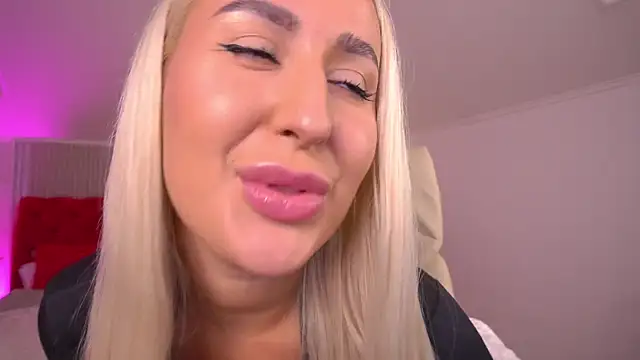 LiaBrazzerr webcam