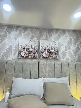 AnitaMore_ webcam