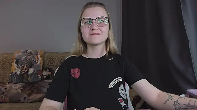 MissBrightShine live cam on StripChat