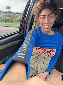 roxyrougee live cam on StripChat