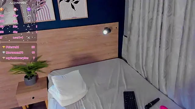 SarahMiler_ webcam