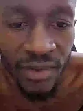 TallandBigEbony live cam on StripChat