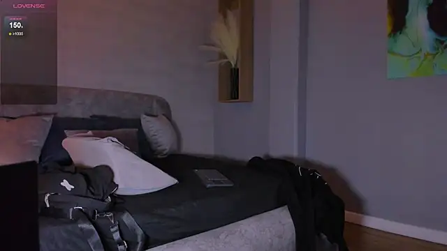 ian_castillo_'s live room