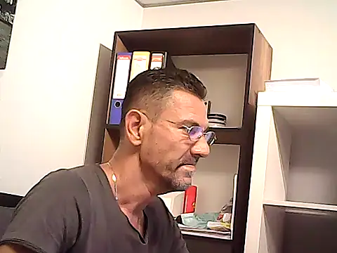 mastercharisma35 on Stripchat