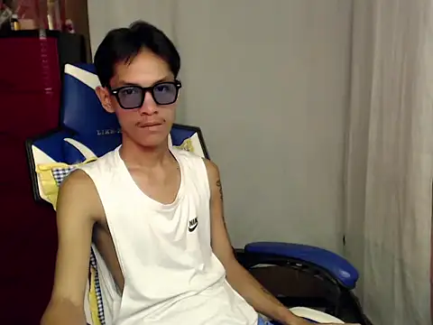 riks_tyler (Ask my age) - reach my goals to get me naked and cum