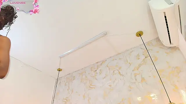 ariannaruiz webcam