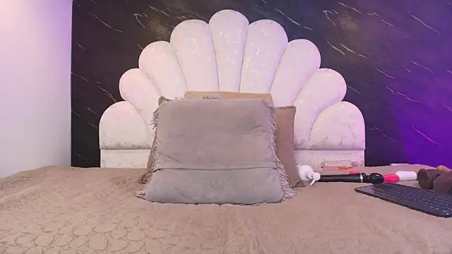 _MiaBrown_ webcam