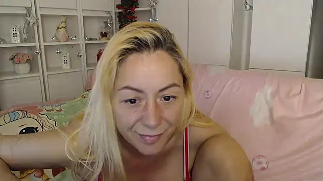 _karolynesyera_ webcam