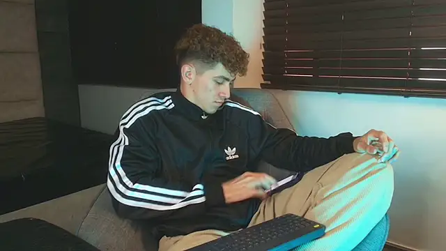 tyler_mcrey - Tyler_Mcrey's free webcam - UK Sex Cams