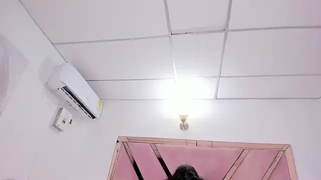 honeyhtx live cam on StripChat