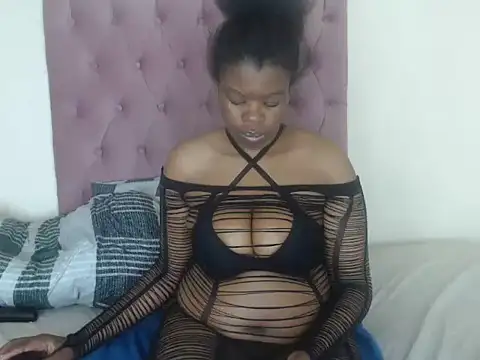 Nellybbx3 live cam on StripChat