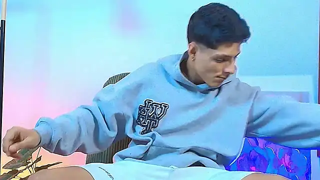 Eliassalvatore_ live cam on StripChat