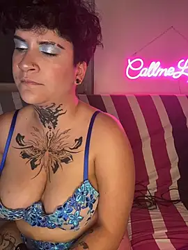 callmelouve live cam on StripChat