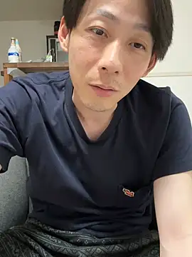 yan638 (Ask my age) - パンツ脱いでチンコに被せる