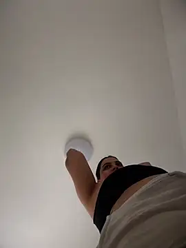 colibri_xxx (F young) - TITS OUT IN SECRET